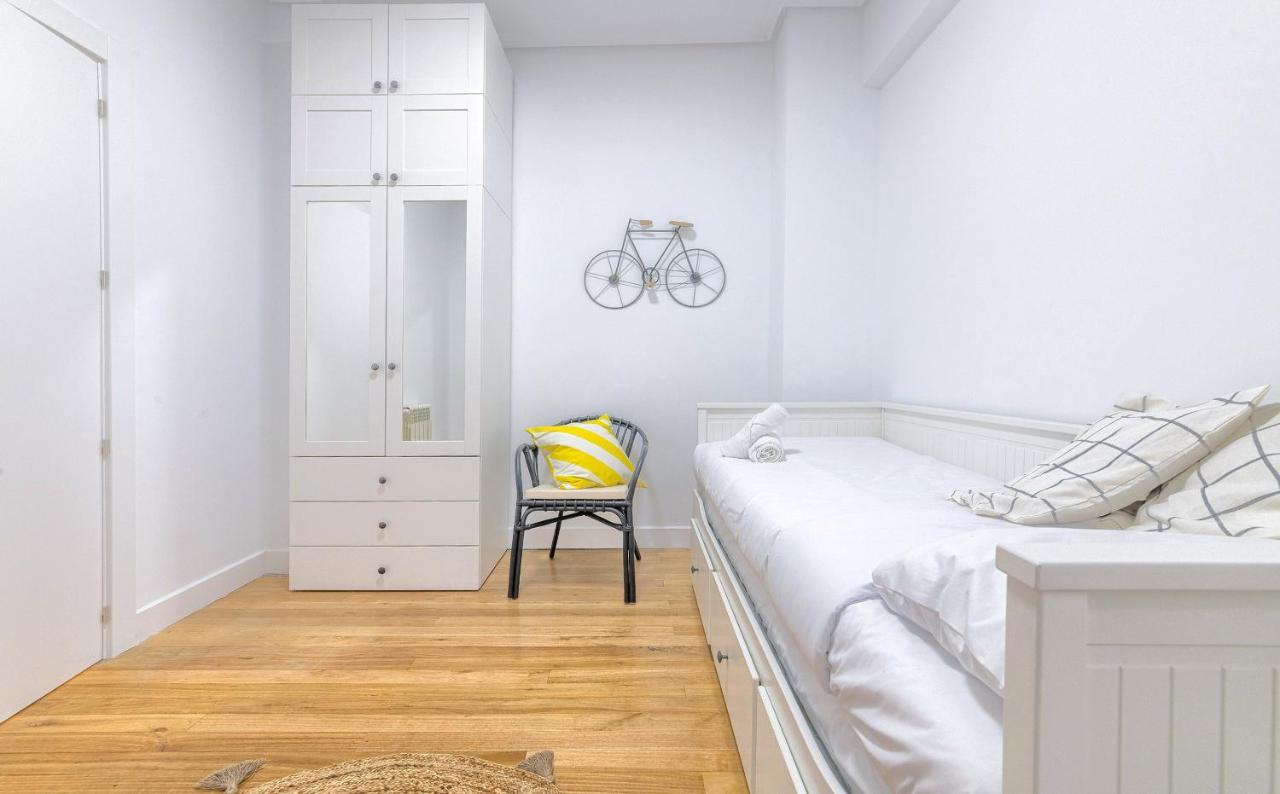 ビルバオIturribide Hogar Moderno Junto Al Metroアパートメント エクステリア 写真