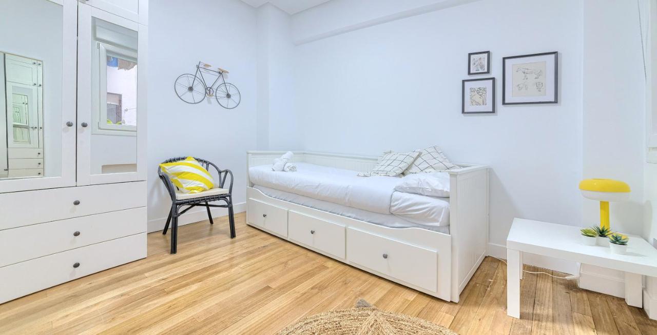 ビルバオIturribide Hogar Moderno Junto Al Metroアパートメント エクステリア 写真